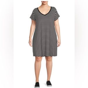 TERRA SKY LONG BLACK AND WHITE STRIPPED DRESS WITH POCKETS